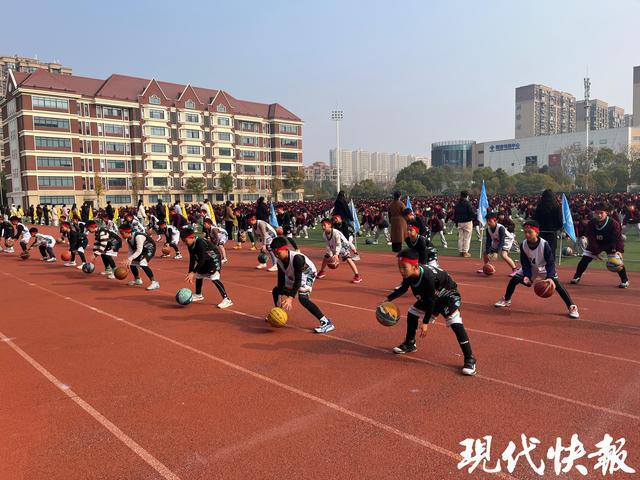 中小学体育课如何“天天见”？在江苏看见体育竞技宝JJB入口活动加“宿”度(图3)