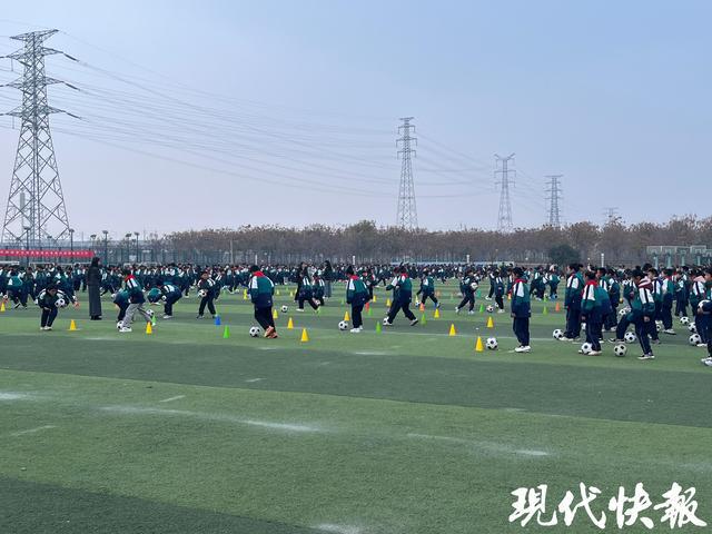 中小学体育课如何“天天见”？在江苏看见体育竞技宝JJB入口活动加“宿”度(图7)