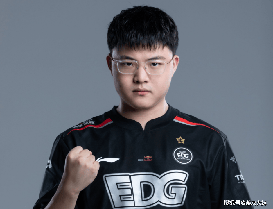 竞技宝JJB入口uzi表示自己无法复出合同被RNG卡回去了想打比赛都没机会(图1)