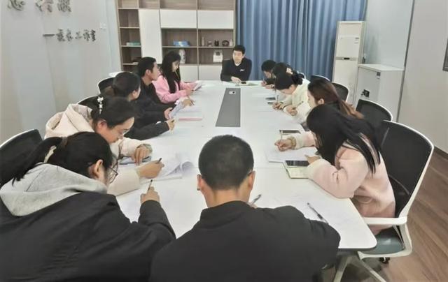 郑州管城区外国语牧歌小学：以特色体育课程绘牧歌教育华竞技宝JJB平台章(图4)