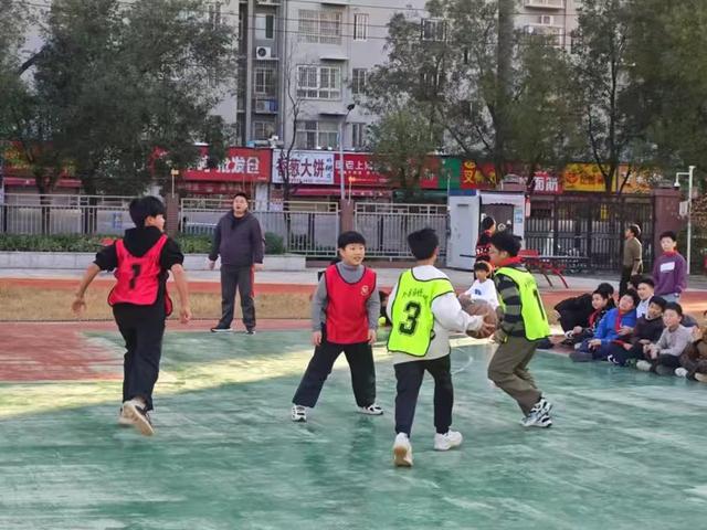 郑州管城区外国语牧歌小学：以特色体育课程绘牧歌教育华竞技宝JJB平台章(图2)