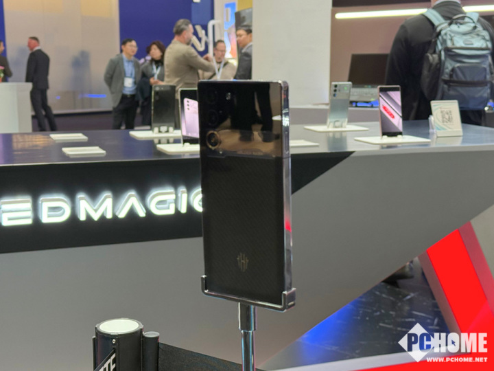 红魔电竞装备参展MWC 2025 加速电竞竞技宝JJB平台生态布局(图2)