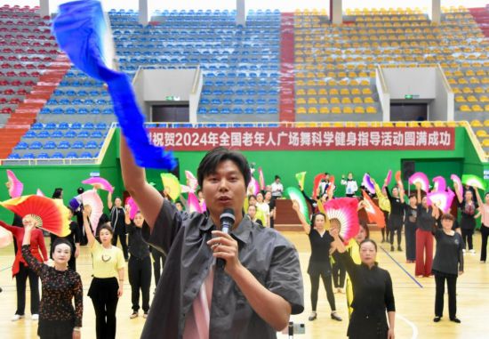 竞技宝JJB登录“银龄行动”何以燃动体育(图4)