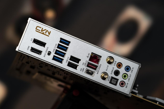 竞技宝JJB网址显卡易拆七彩虹CVN X870 ARK电竞主板即将开售(图4)